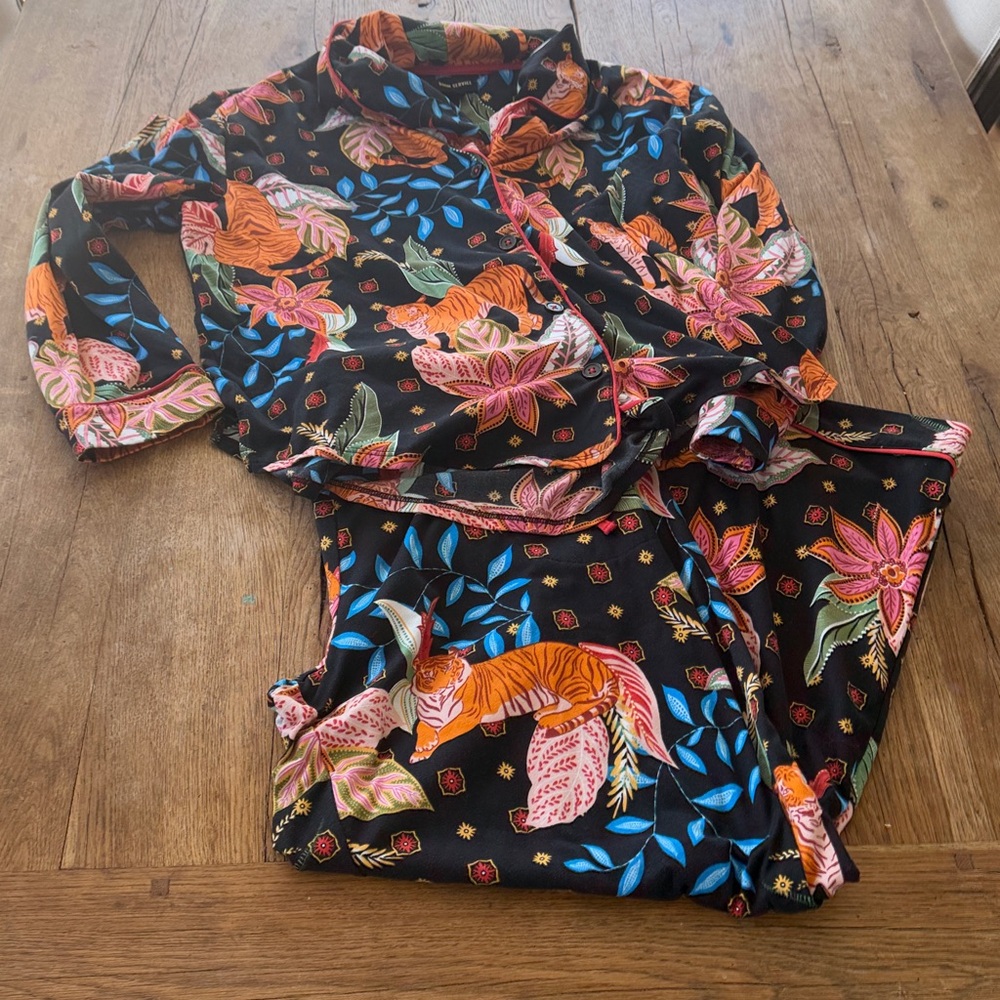 Room Service Tiger Floral Pajama Set XL - Picture 2 of 9